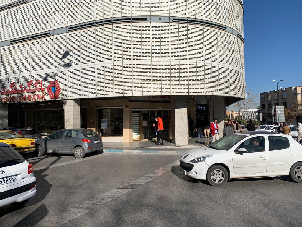 وضعیت قبل پروژه تجمع و عابرین پیاده و پارک موتورسیکلت ها